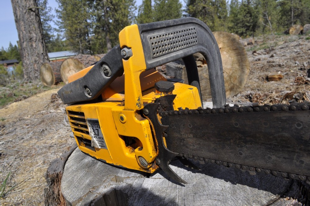Mongomery wards 3.7 chainsaw, great compression