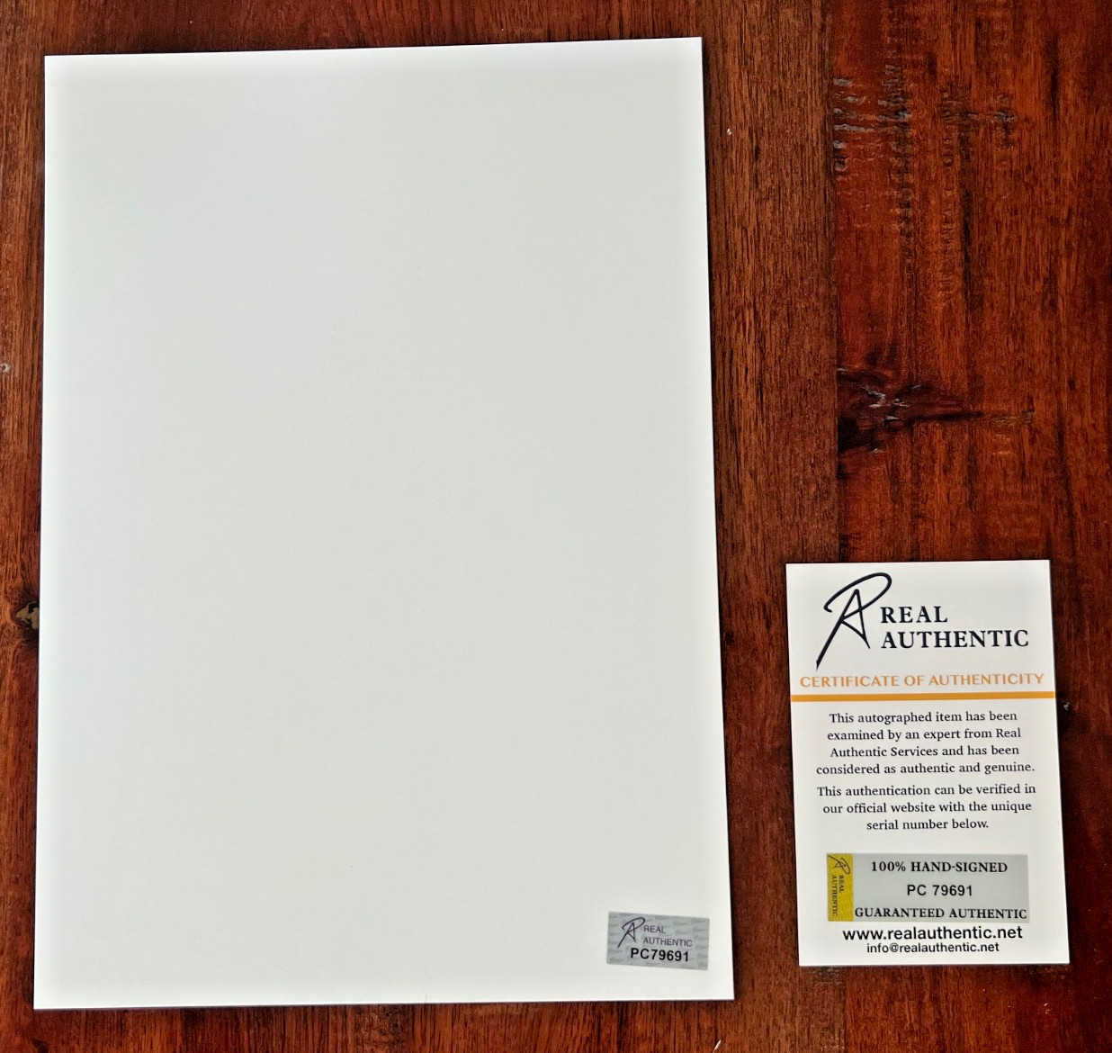 LORDE - 8X12 Promo Photo Hand Signed Autographed w/ COA