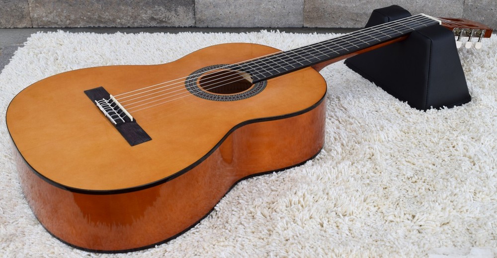 Classical Guitar Nylon Strings Very Soft Strings Playing (Free Ship Canada)