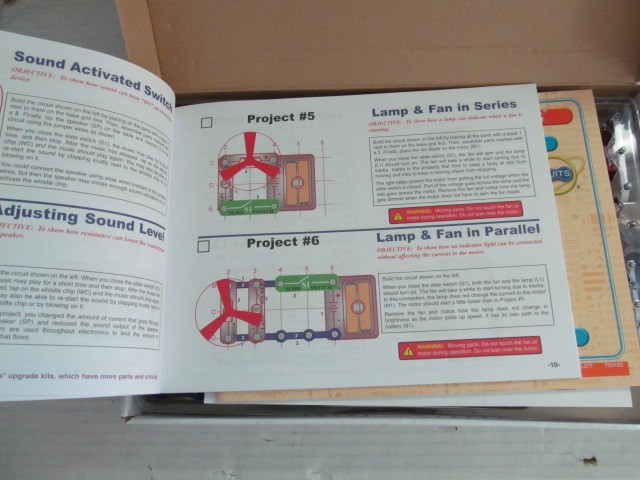 Elenco Snap Circuits Jr. SC-100 w 100 Exciting Electronics Projects, Complete