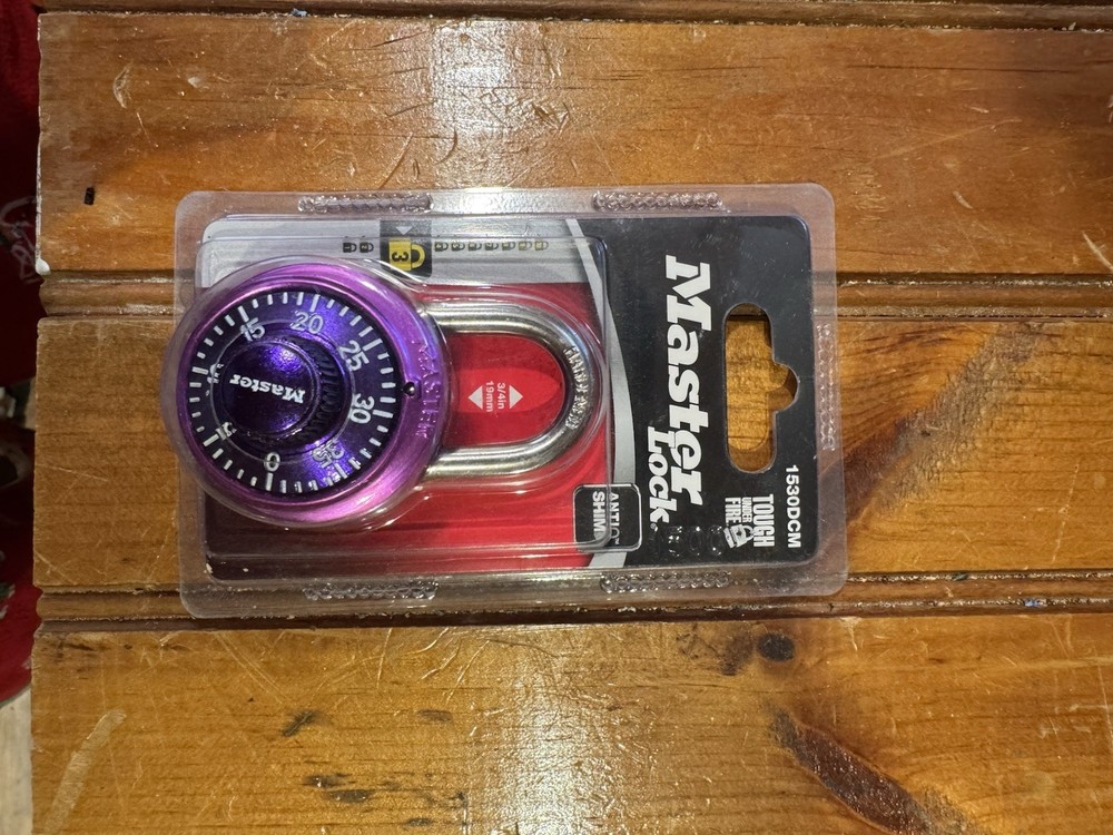 Master Lock Combination Padlock BLUE 1530DCM - NEW SEALED