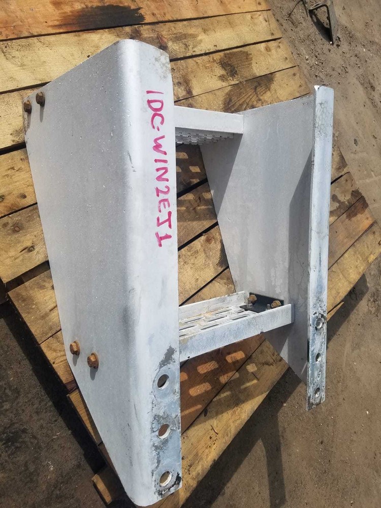 1998 INTERNATIONAL 9400 ALUMINUM STEP FRAME