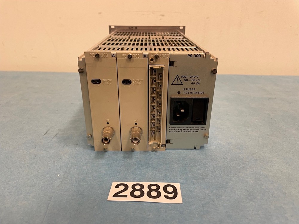Balzers TPG 300 Pfeiffer Balzers Vacuum Controller, 2X PE300 Cold Cathode Boards