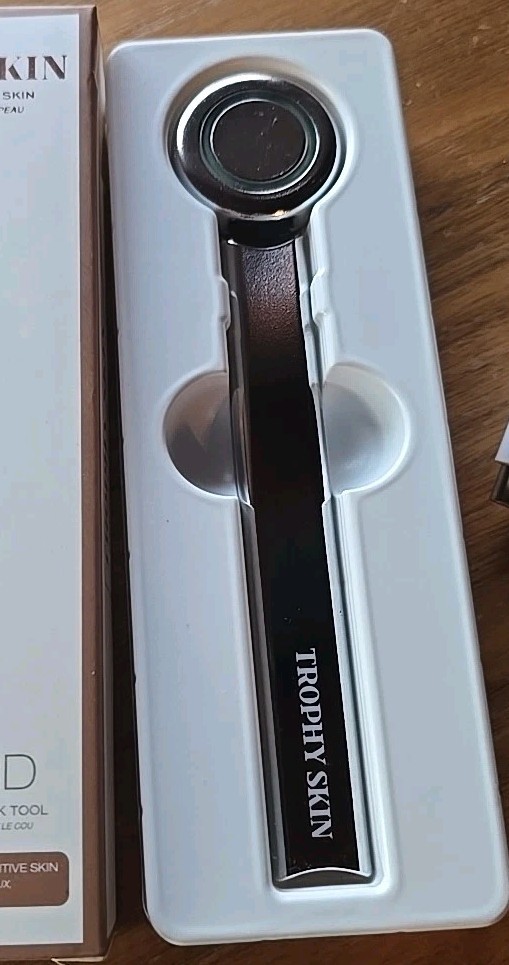 Trophy Skin Brighten MD Multi-Function Eye Face & Neck Tool NEW RV $40