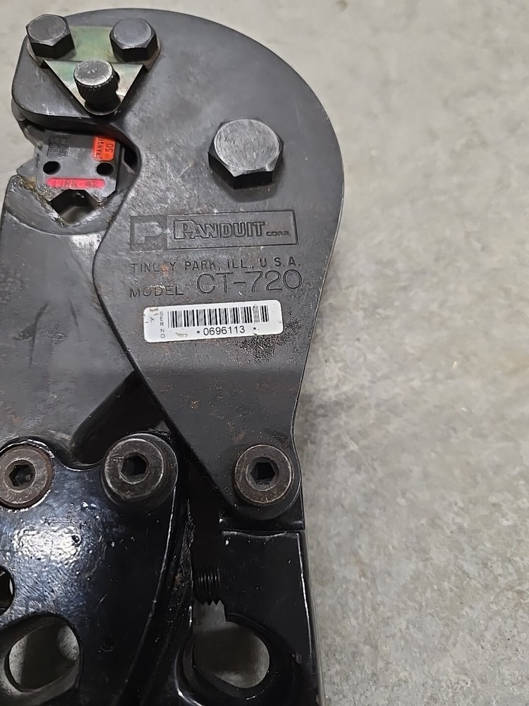 PANDUIT CT-720 CRIMPING TOOL w/ Multiple CRIMP HEAD