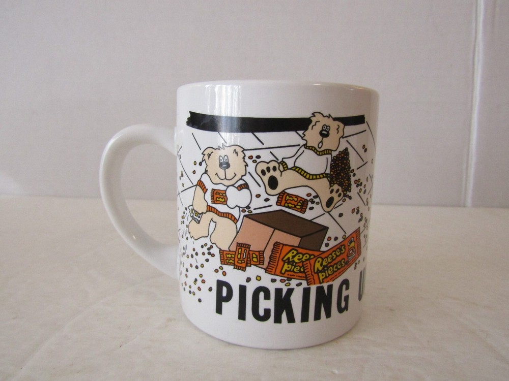 VINTAGE 1987 HERSHEY REESES PIECES BEAR COFFE MUG CUP