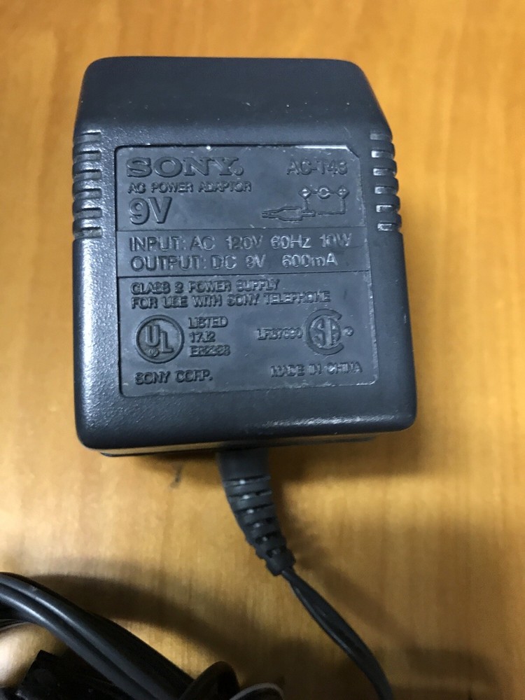 Sony AC-T46 9V 600mA AC Power Adapter