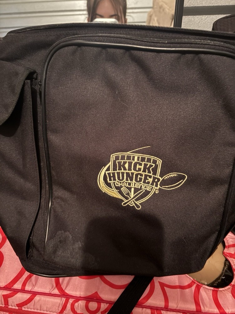 Kick Hunger Challenge Black Bowling Bag, 3 Compartments, Zipper, Handle