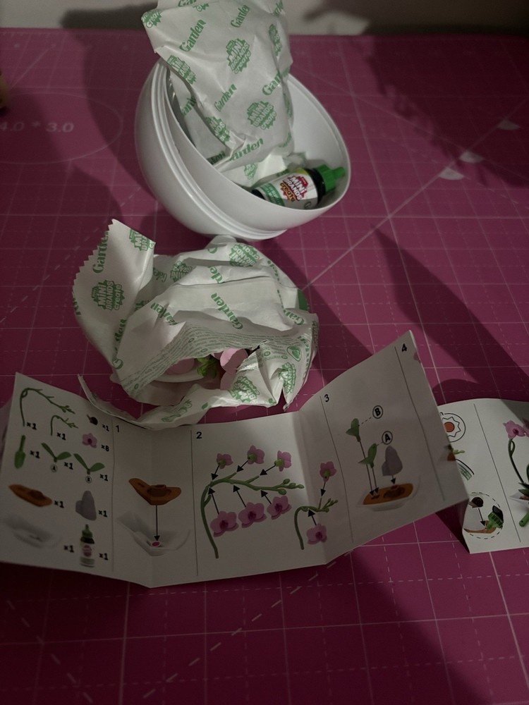 Mini Brands Create Garden