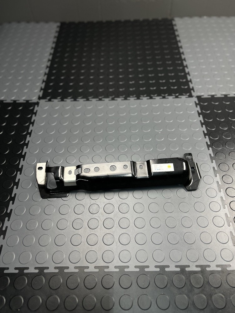 2017-2019 AUDI A4 RIGHT PASSENGER SIDE DASH LOWER KNEE MOUNT BRACKET PANEL