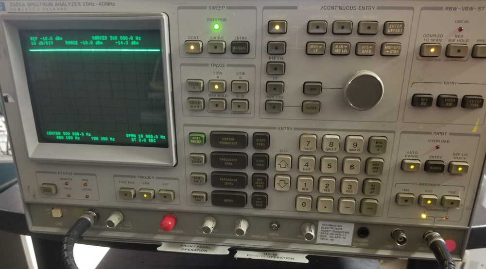 HP3585A Spectrum Analyzer WORKING INSTRUMENT with Cal errors. Var. Sweep source