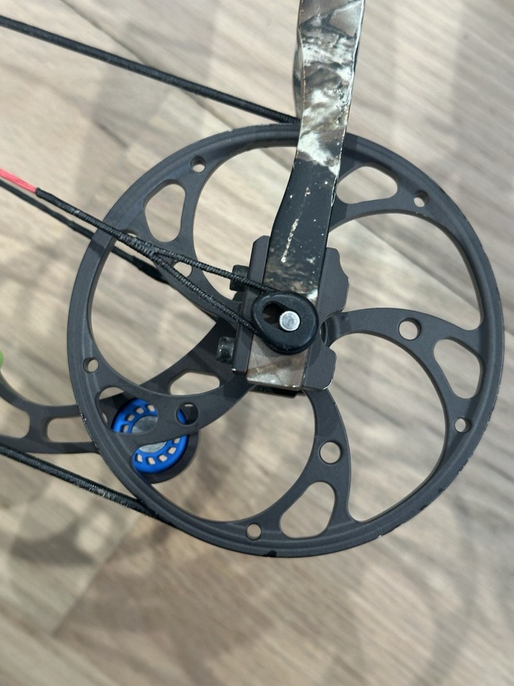 Mathews DXT Compound Bow RH 70#28''