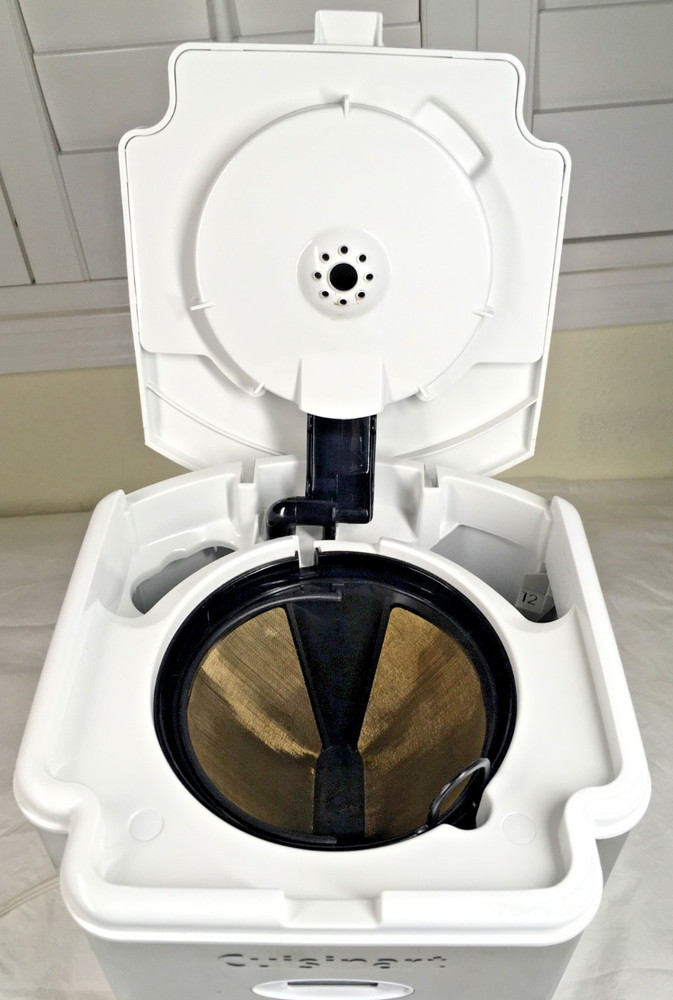 Cuisinart Brew Central Programmable Coffeemaker DCC-1200W Excellent !