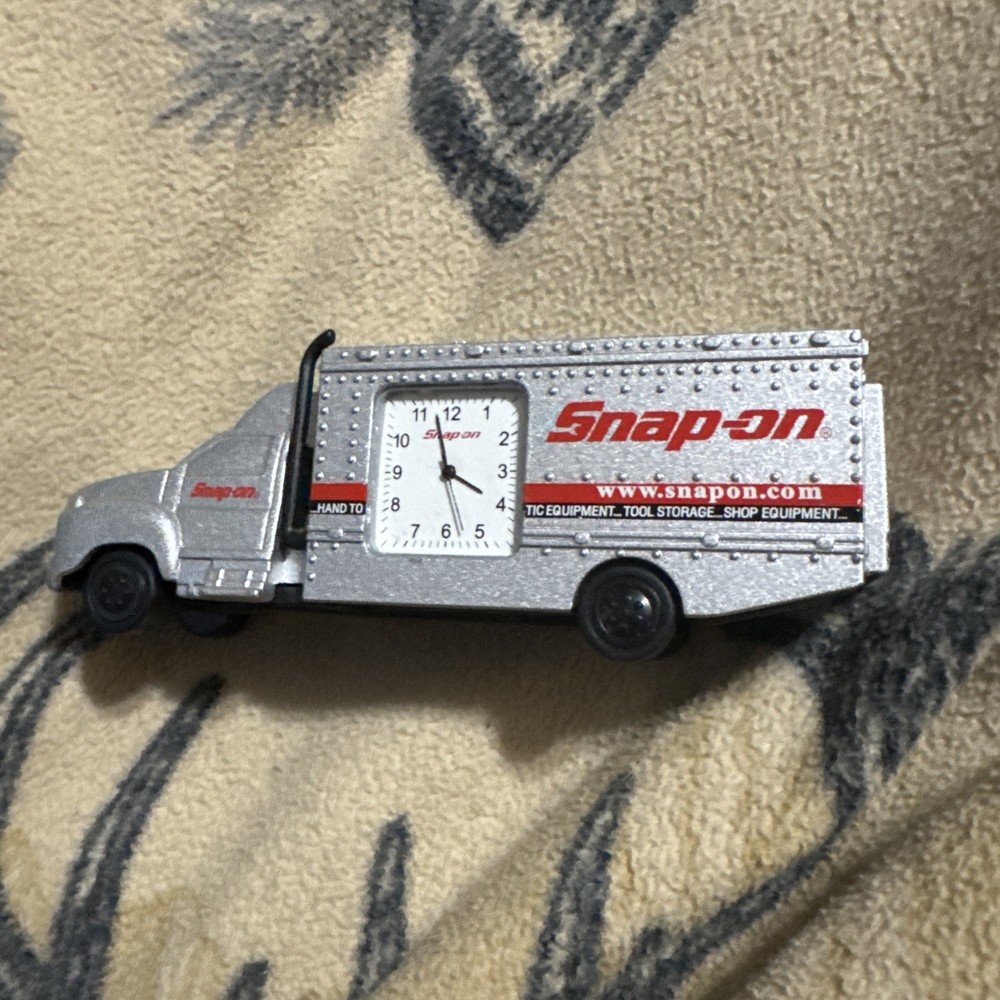 Snap-on Tools Step Van Desk Clock - Stock # SSX13T100 will need 377 battery