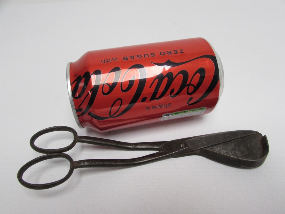 (ref1CX) Antique Wick Cutters