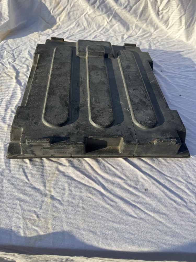 Isuzu Npr Battery Cover