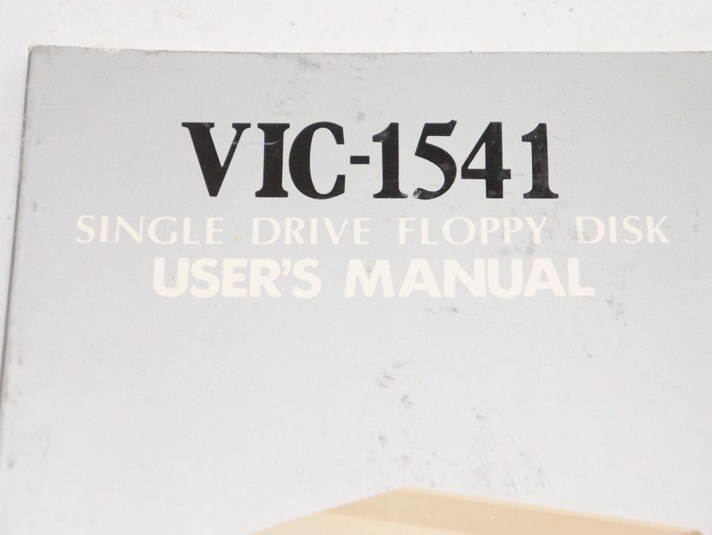 VIC-1541 Single Drive Floppy Disk User's Manual Commodore 64 1982