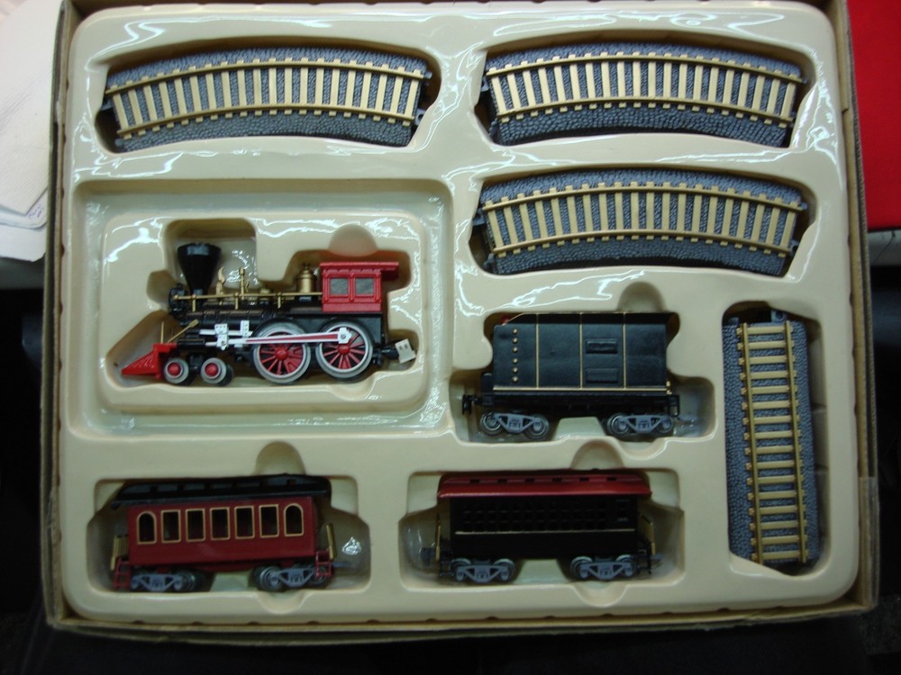 DESKTOP LOCOMOTIVE TRAIN SET - FELDSTEIN & ASSOC. - COMPLETE & GREAT CONDITION
