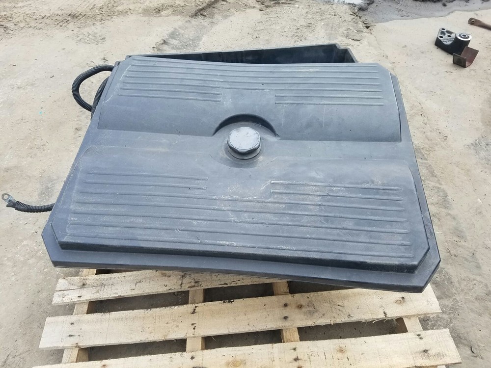 2001 FREIGHTLINER ST120 BATTERY BOX