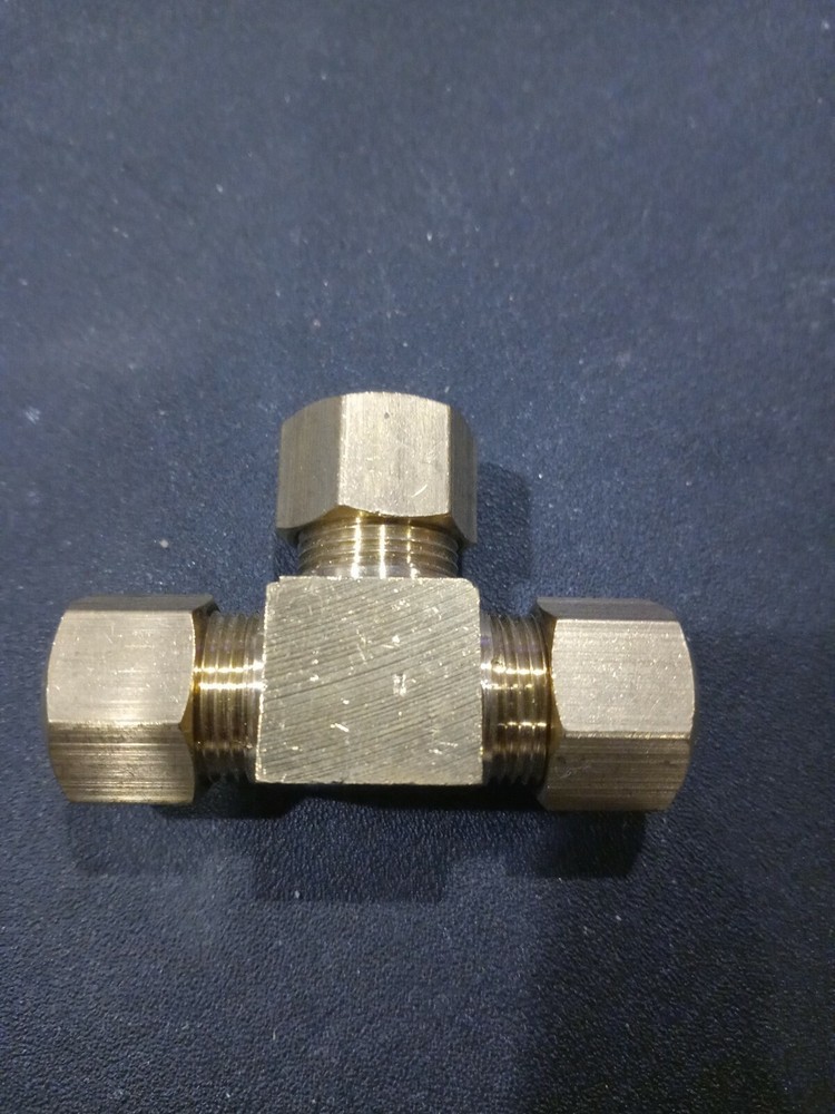 3/8TUBE UNION TEE COMPRESSION FITTING(BRASS)