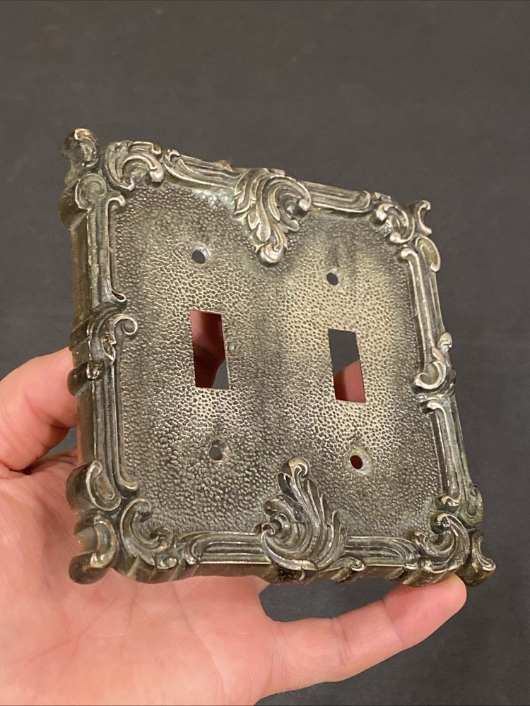 BRASS DOUBLE LIGHT SWITCH PLATE ORNATE DECORATIVE LEAF FLORAL SCROLL HEAVY DUTY