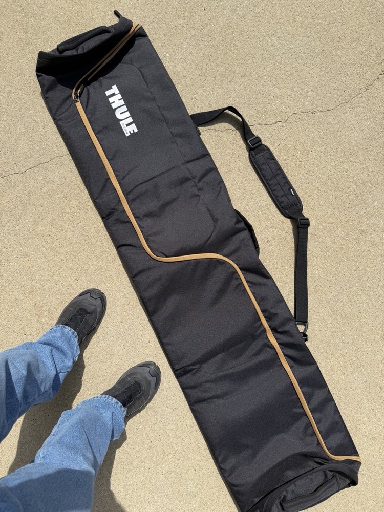Thule Roundtrip Ski/Snowboard Polyester Bag Black with Shoulder Strap Excellent