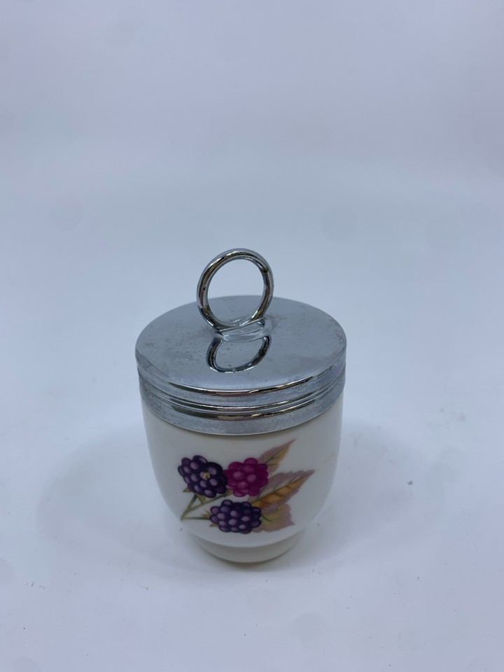 VTG BERRY/PEACH EGG CODDLER.