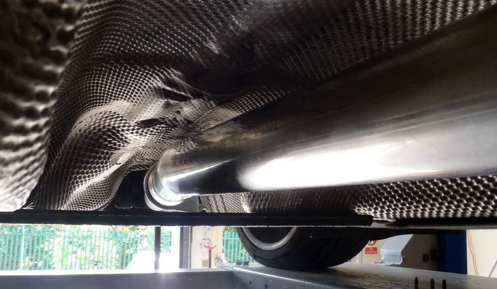 BMW 330D Mid silencer replacement pipe centre box delete de-res pipe