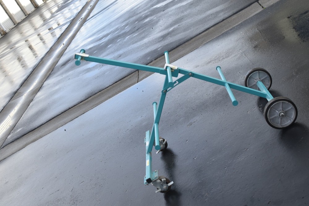 Sea wire reel caddy mobile on wheels