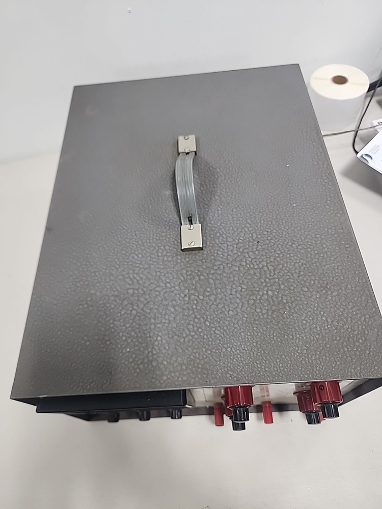 Devry Bell & Howell Schools Model 34 Oscilloscope Analyzer Powers Up