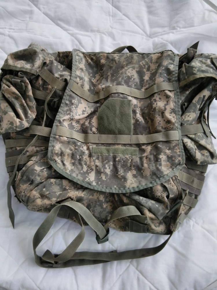 RUCKSACK ACU LARGE , and 2 SUBPAK POUCHES & FRAME