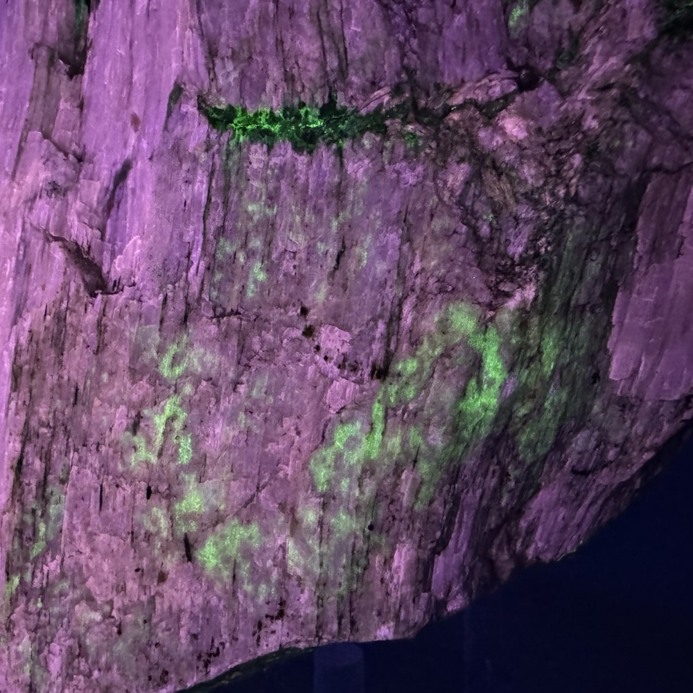Fine Large Solid Pink Fluorescent Agrellite: Kipawa Complex, Quebec, Canada