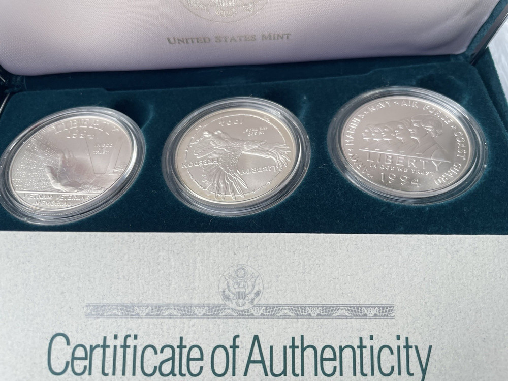 1994 US Mint U.S. Veterans Commemorative Silver Dollar 3 Coin Uncirc. Set COA