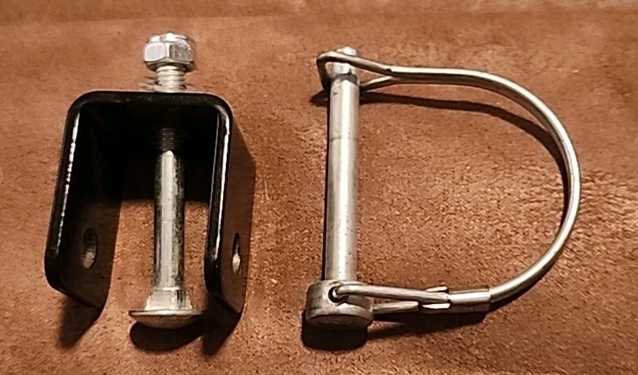 Attwood SP-402 Bolt-On Bracket for Transom Savers