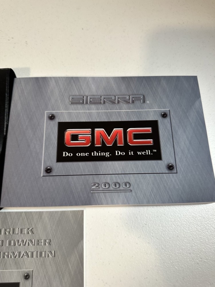 2000 GMC Sierra Owner's Manual Set