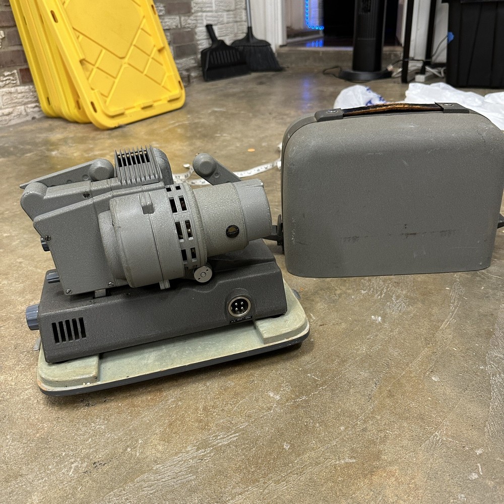 Vintage CANON P-8 8mm Projector
