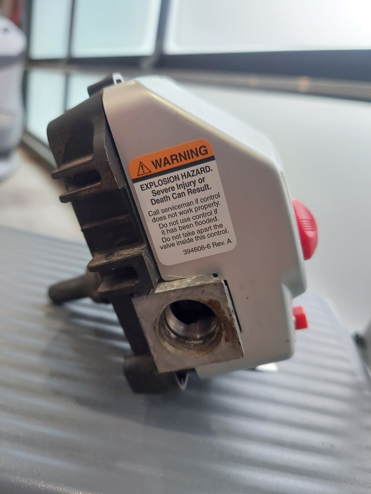 Genuine Honeywell Water Heater Gas Valve WV8840A1000 Control (natural gas)