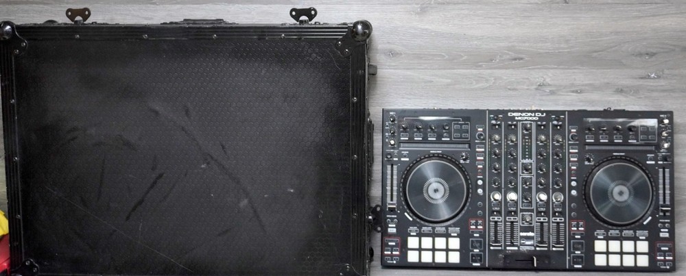 Denon MC7000 2 Channel DJ Interface Serato Controller w/ Ultra Protective Case