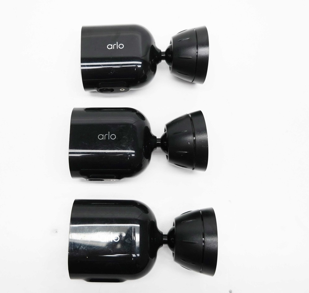 Arlo Pro 4 VMC4350B-1BYNAS System Security Surveillance Cameras (3-Pack)