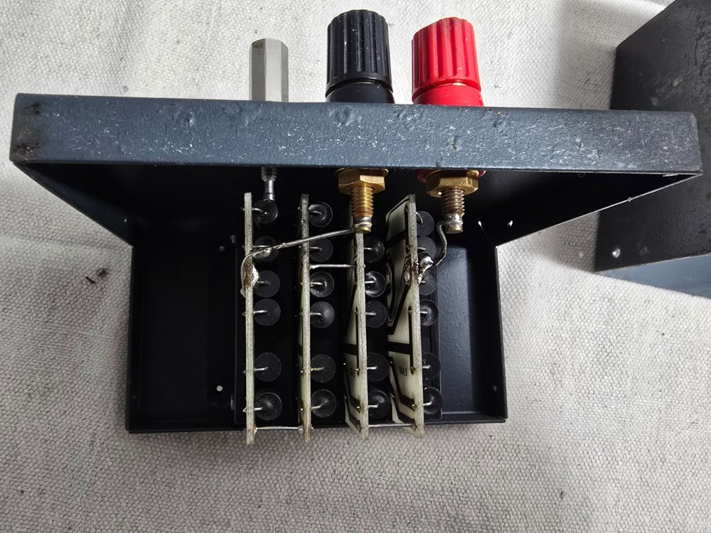 General Resistance Dial-An-Ohm Resistor Box Model DA 42-3, 4 Steps