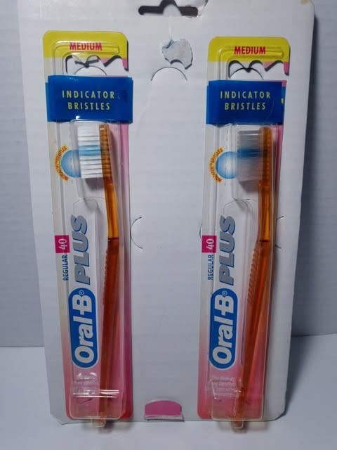 2 Vintage Oral-B Plus Regular 40 with Indicator Bristles Medium