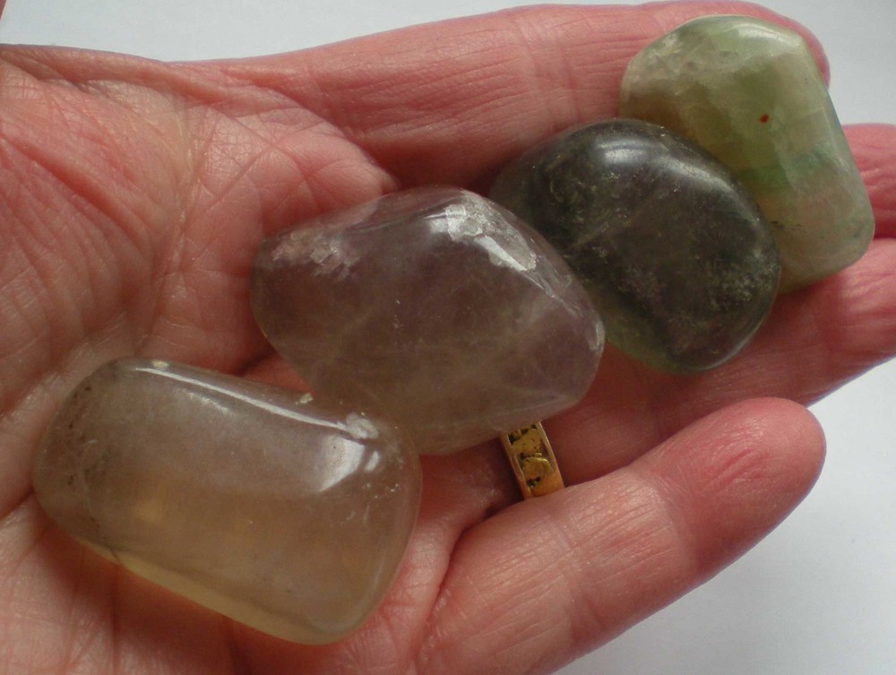 Fluorite -16 Medium Tumbled Stones rt45