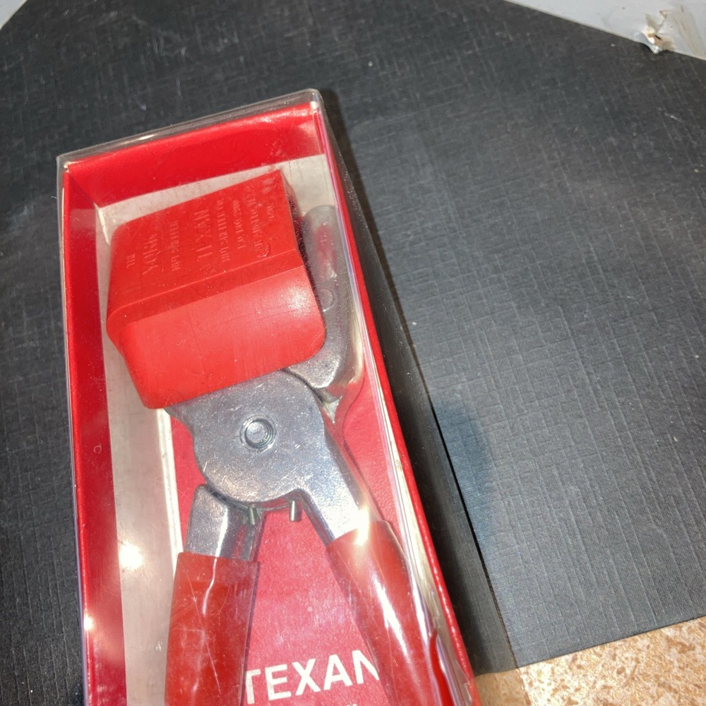 NIB Texan “York” Nut Sheller