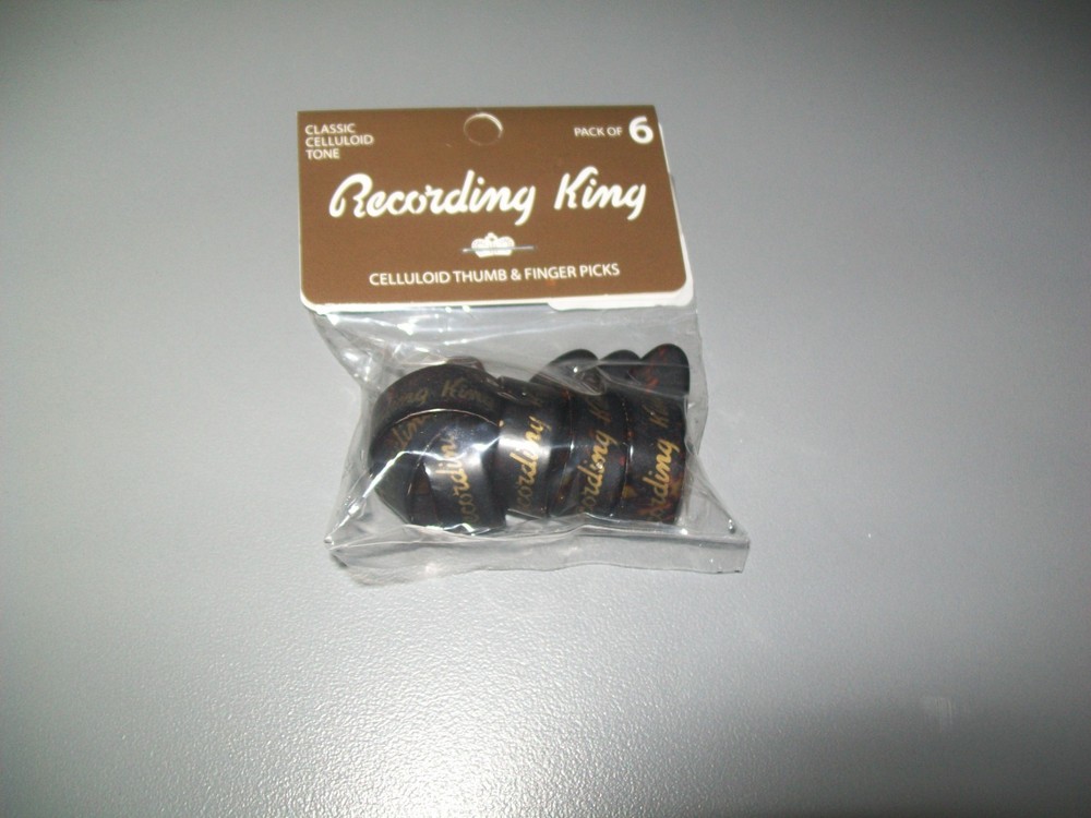 Recording King Medium Thumb Picks (6)