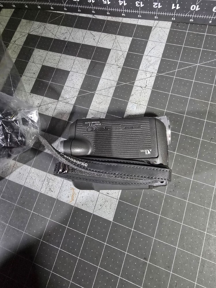 Panasonic PV-GS31 MiniDV Camera Camcorder untested