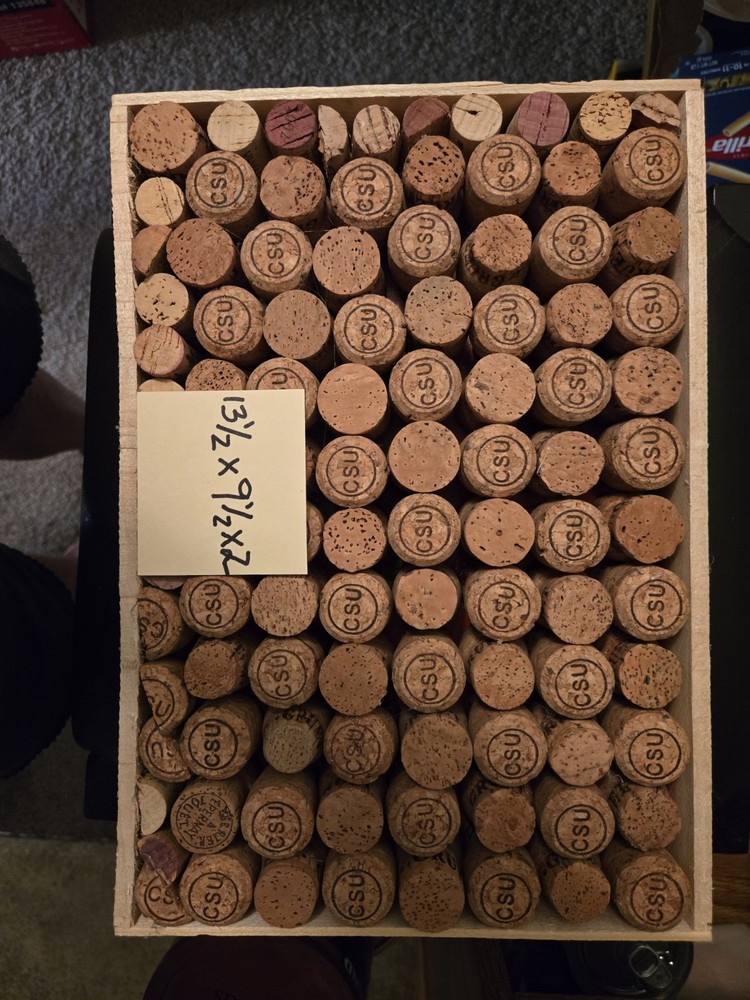 Used wine bottle corks.