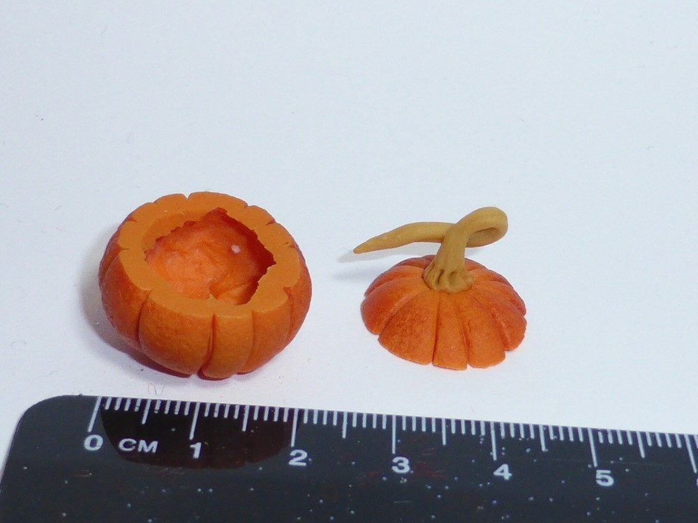 1:12 Scale Pumpkin 1  Dolls House  Accessory