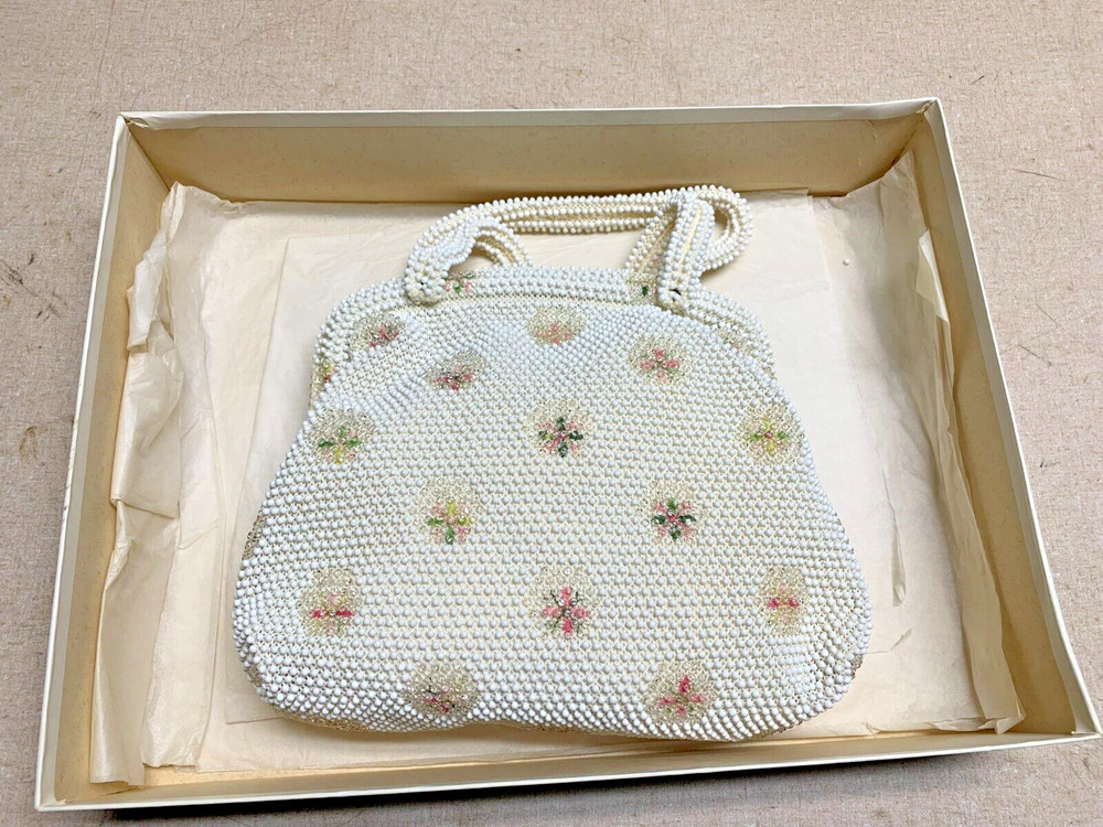 VINTAGE CORDE BEAD PURSE