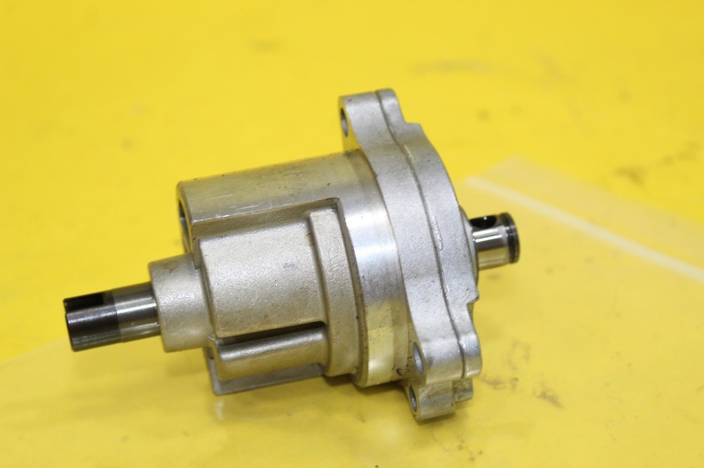 2007 SUZUKI BOULEVARD OIL PUMP