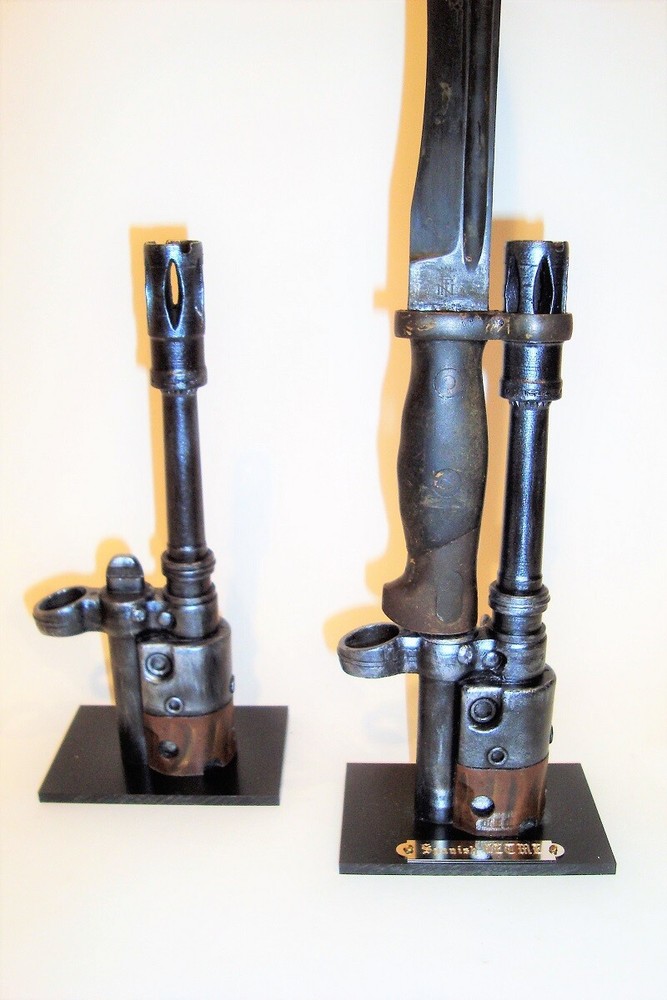 Support display stand for CETME bayo.